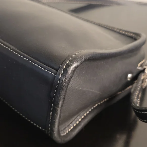 Coach Rare vintage made in USA crossbody bag. - Picture 10 of 16